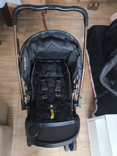 Carrinho de bebê + bebê conforto da Galzerano.