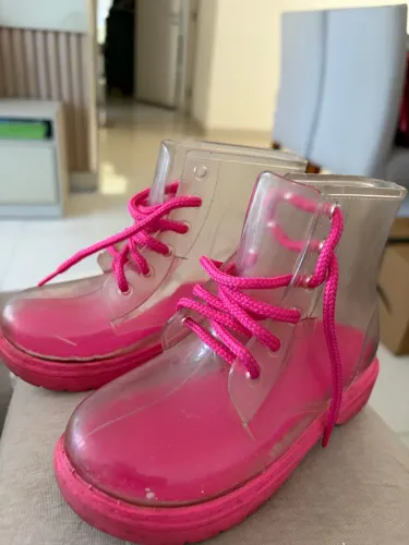 Bota transparente - Tamanho 25/26