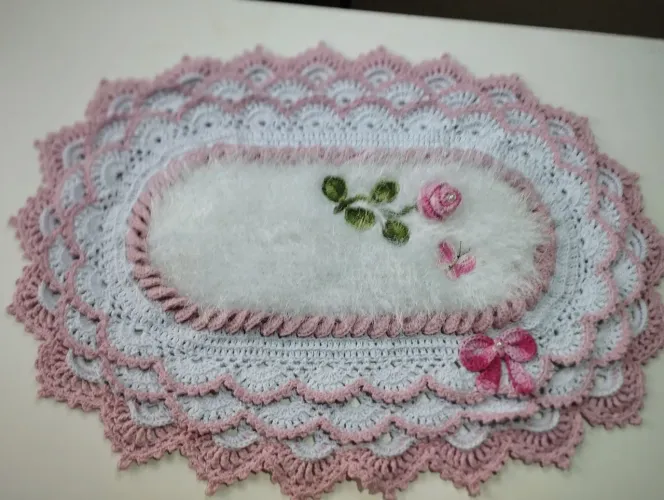 Tapete modelo Rosa Bela em crochê