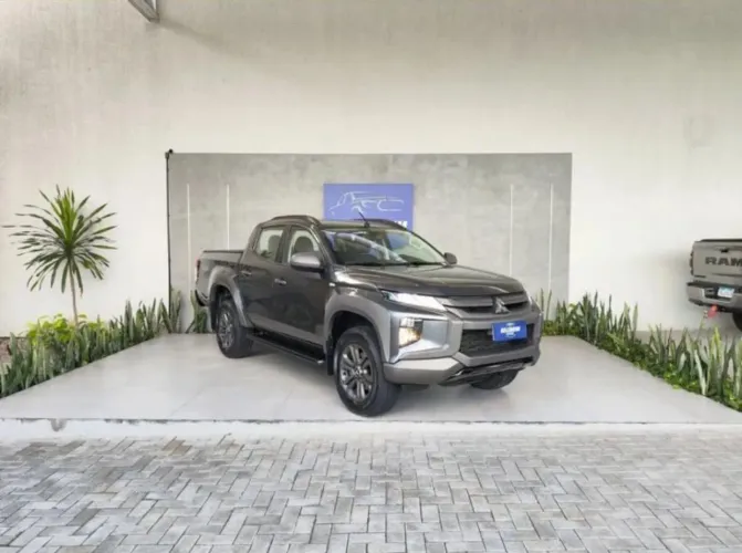 Mitsubishi L200 Trit. S.out. GLS 2.4 CD Diesel Aut. 2025