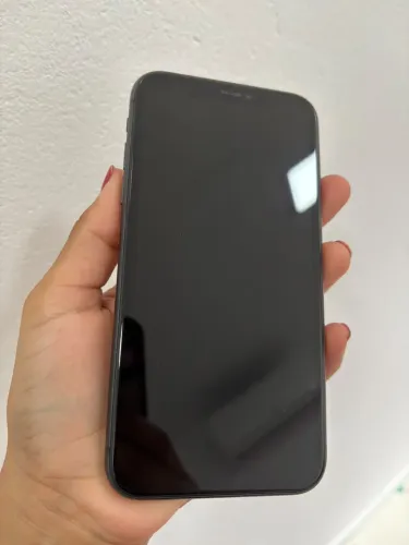 iPhone 11 64GB Preto