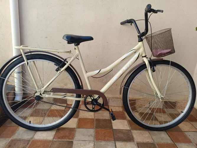 VENDO BICICLETA FEMININA ARO 18 MUITO CONSERVADA , INTERESSADOS LIGAR *