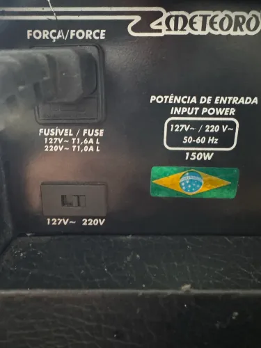 Caixa meteoro nitrous top demais funcionando tudo, tem reverb funcionando também 