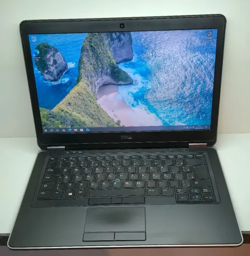 Notebook Dell Latitude com processador Intel Core i5-4ª, 8GB de memória RAM e armazenament