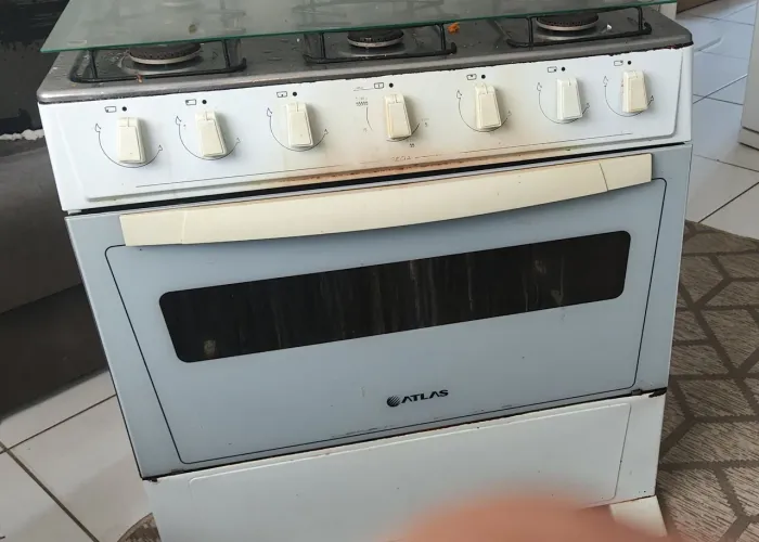 vende-se fogão 6 bocas.