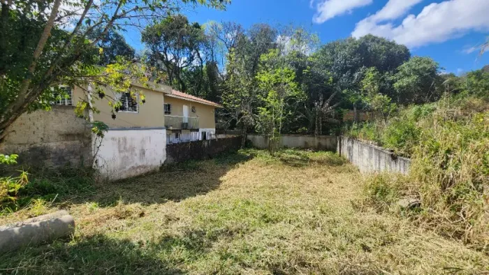 ÁREA NOBRE - Terreno 350m² ao lado do Bosque Alemão