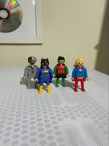 Coleção 4 Bonecos Playmobil DC Comics (Kinder Ovo)