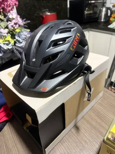 Kit ciclismo completo usei 3 veses apenas. 