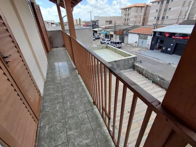 Sobrado com 2 dormitórios à venda, 160 m² por R$ 270.000 - Conjunto Habitacional Vida Nova