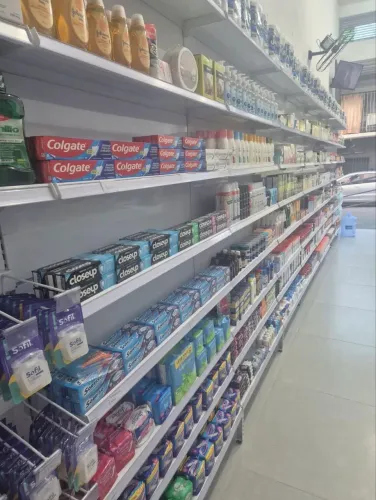 Vendo Farmácia completa.