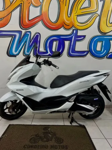 HONDA PCX 160 DLX 2024 ÚNICA DONA!