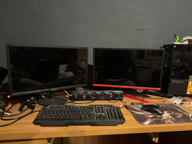 Vendo 2 monitores juntos ou separado 