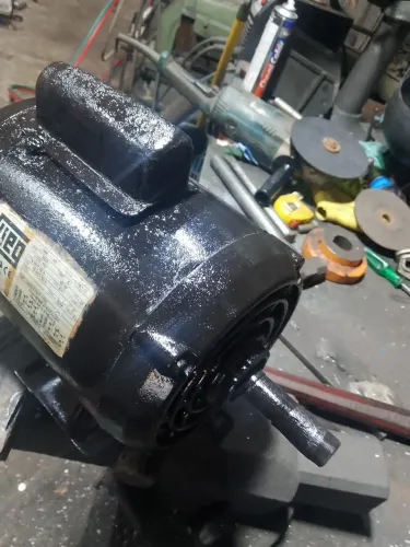 Vendo um motor monofásico 1 CV Alta rotação 