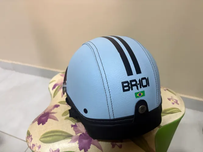 Capacete coquinho azul turquesa
