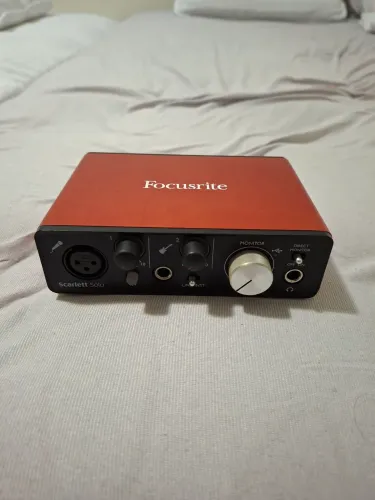 Kit Focusrite Home Studio Scarlett Solo Interface + Microfone