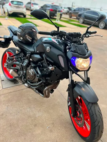Vende-se MT 07 