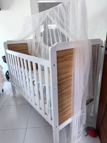 Berço dois em um Vira Cama Com colchão ortobom novo