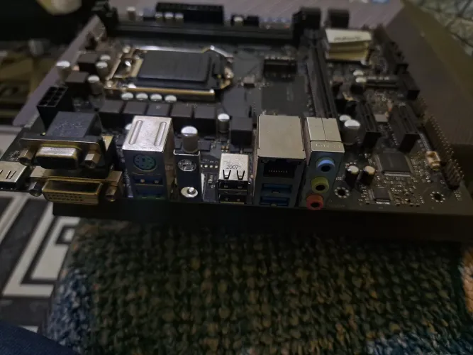 Placa Mãe ASRock B460M-HDV + water cooler