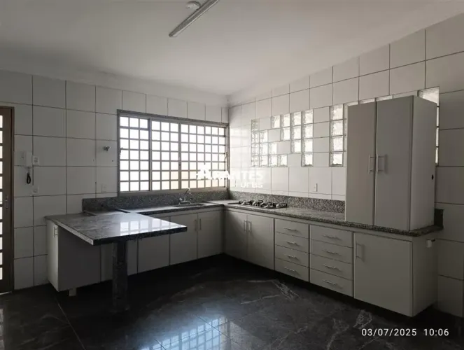 Casa com 200m² 4 quartos à venda no bairro Osvaldo Rezende