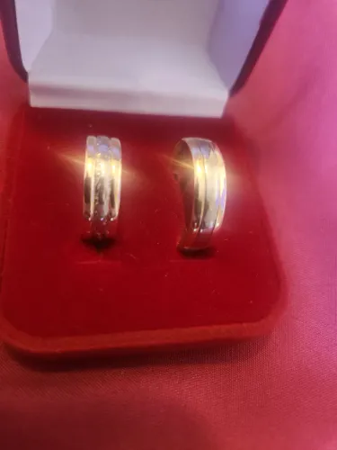 Par de alianças ouro 14k com detalhes em ouro branco 18k 10.19g
