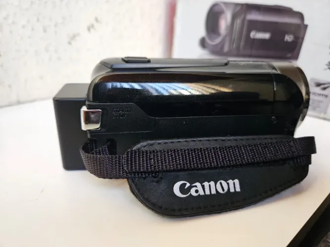 Filmadora cânon HF R500 excelente