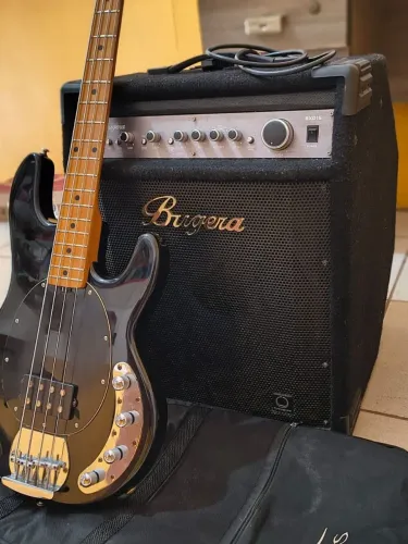 Amplificador Bugera Bx15 semi-novo pouquíssimo usado + Music Man Sub Sterling 4 cordas!