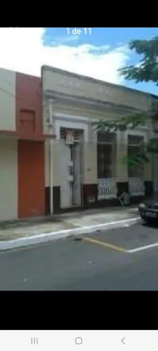Vendo casa/terreno na Rua Carlos Gomes, próximo ao Shopping Pátio Belém