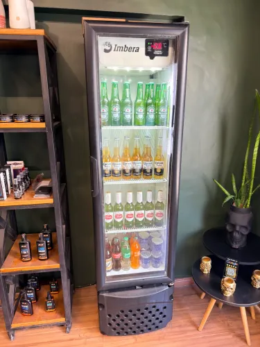 Vendo cervejeira Imbera porta de vidro