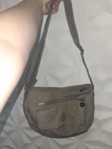 VENDO!! Bolsa Kipling em ótimas condições. Valor: 150,00