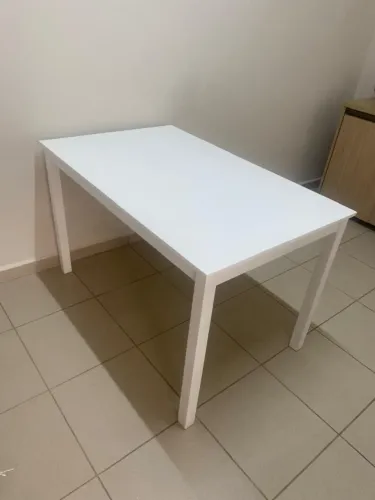 Mesa de Madeira em excelente condição