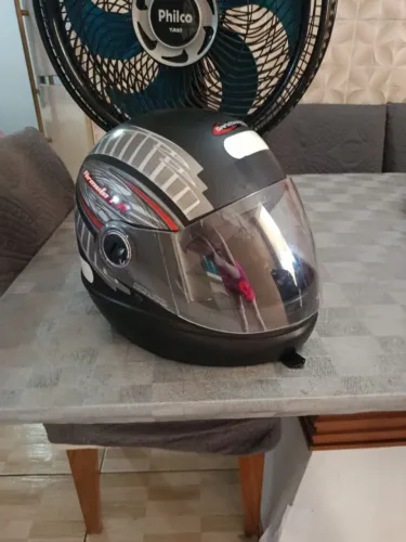 Capacete tamanho 60