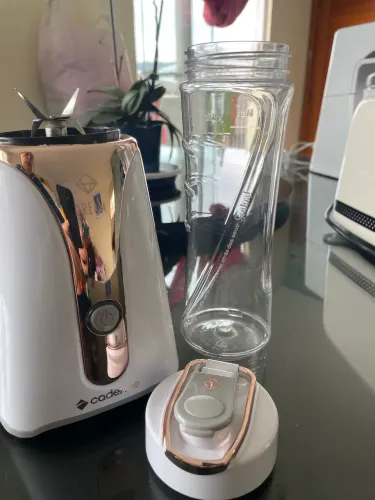 Vendo liquidificador Semi Novo 150