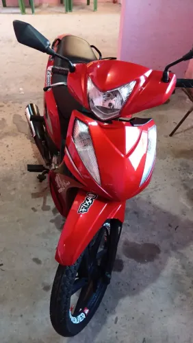 Vendo moto shineray 50 quetinha zera documentação em dias so transferi IPVA ja pago valor