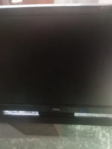 Monitor LCD AOC 17 polegadas com defeito (liga)