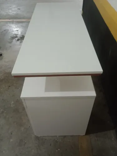 Mesa escritório com cadeira