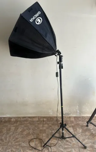 Kit Iluminação Softbox Greika + Tripé de Iluminação Profissional