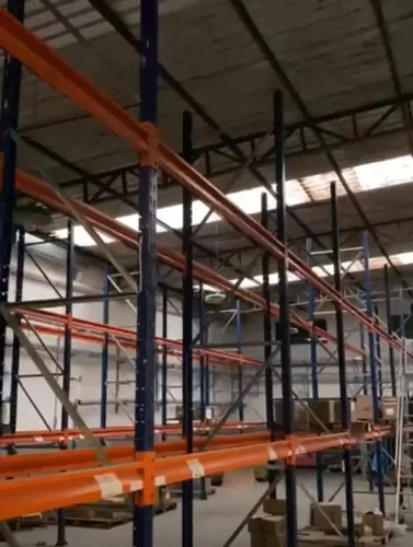 Porta Palete - Lote c/Montantes de 5 metros e longarinas com 2,30 metros. Oportunidade!