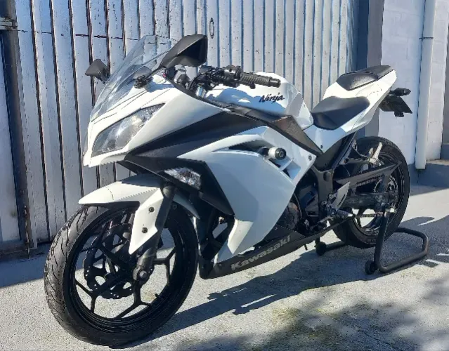 Kawasaki Ninja 300 2015 (LEIA O ANÚNCIO)