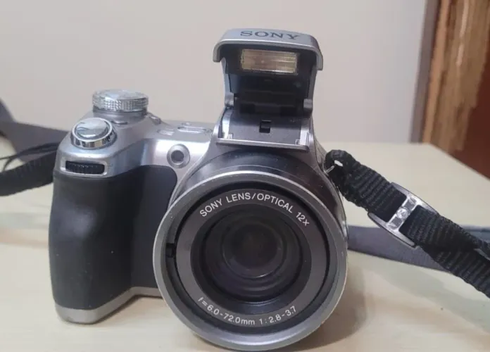 Máquina digital fotográfica Sony