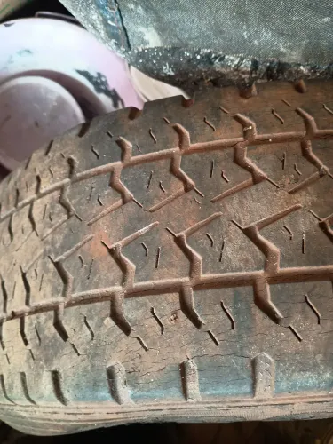 Um pneu 205 70 15 pra van hr