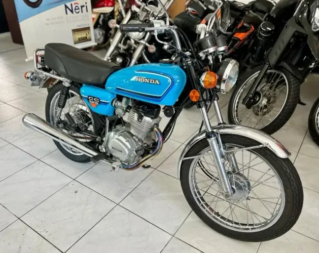 Honda CG 125 conhecida também como batatinha ou bolinha bem novinha
