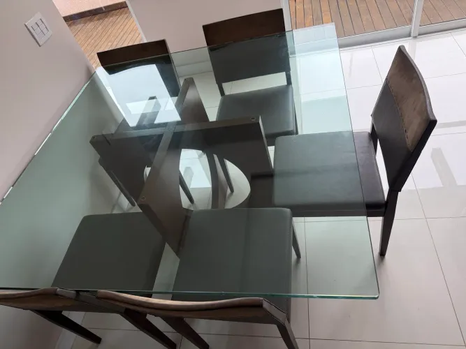 Mesa Sierra Móveis com 6 cadeiras