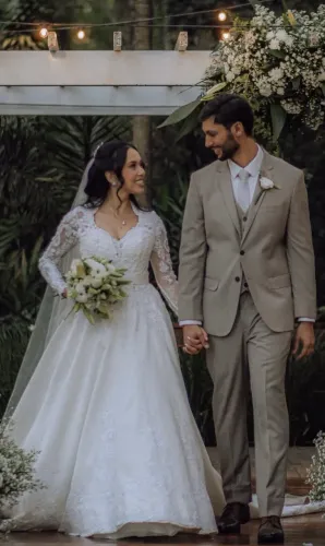 Vestido de noiva Adriana Alier - Elegante e Sofisticado