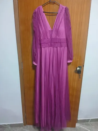 Vestido de festa fucsia plus size