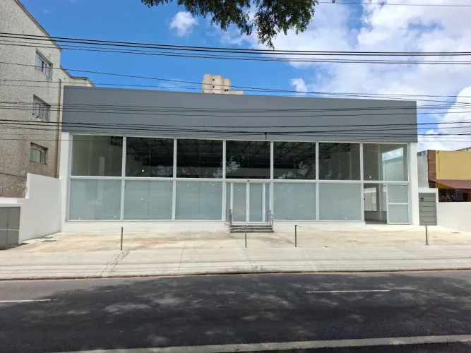 Galpão na Avenida Paes de Barros, 1876 825 m²
