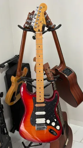 Guitarra Fender MIM Stratocaster blindada