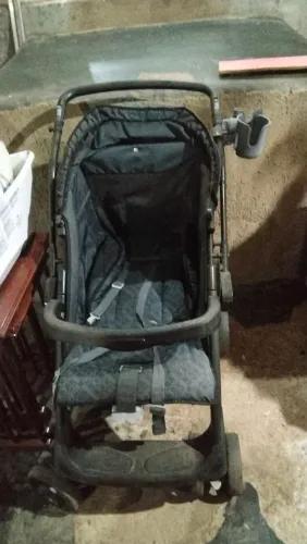 Carrinho de bebê pra passeio