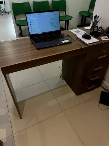 Mesa de escritório + armário organizador - vendo junto ou separado