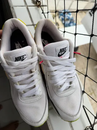 Vende tênis Nike Air Max 90