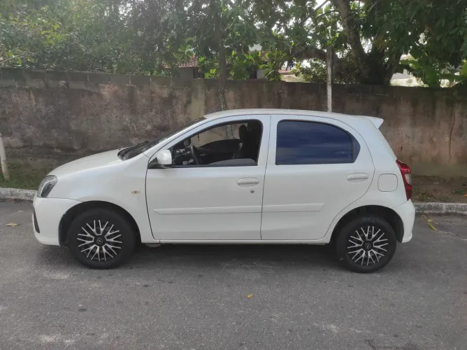 Toyota Etios X 1.3 Flex 16V 5P Mec. 2019